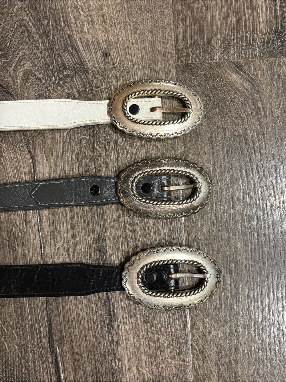 VINTAGE Justin Top Grain Cow Hide Belts Western Oval Metal Taiwan ROC Buckle